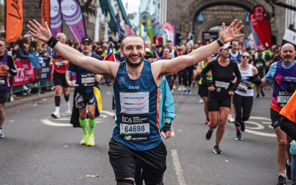 London Marathon runners raise £30k